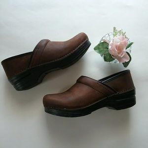 Dansko brown leather clogs size 37